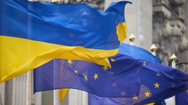 Флаги ЕС и Украины