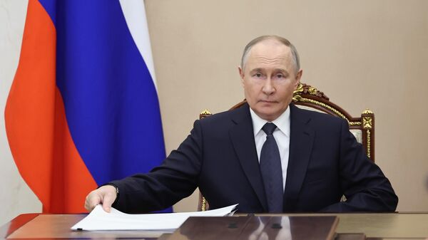 Президент РФ В. Путин провел совещание по подготовке переговоров с Украиной