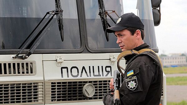 полиция полицейский оружие автобус автомобиль